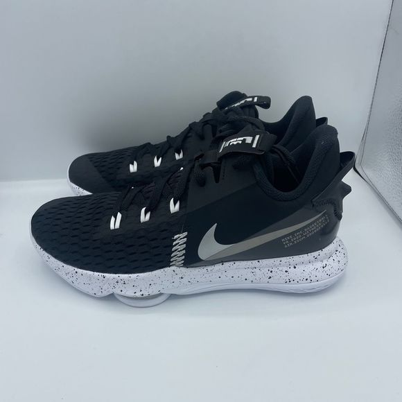 New- Nike LeBron James Witness V 5 Black Silver White CQ9380-001 Men’s Size 11